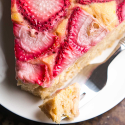 Simple Strawberry Lemon Cake